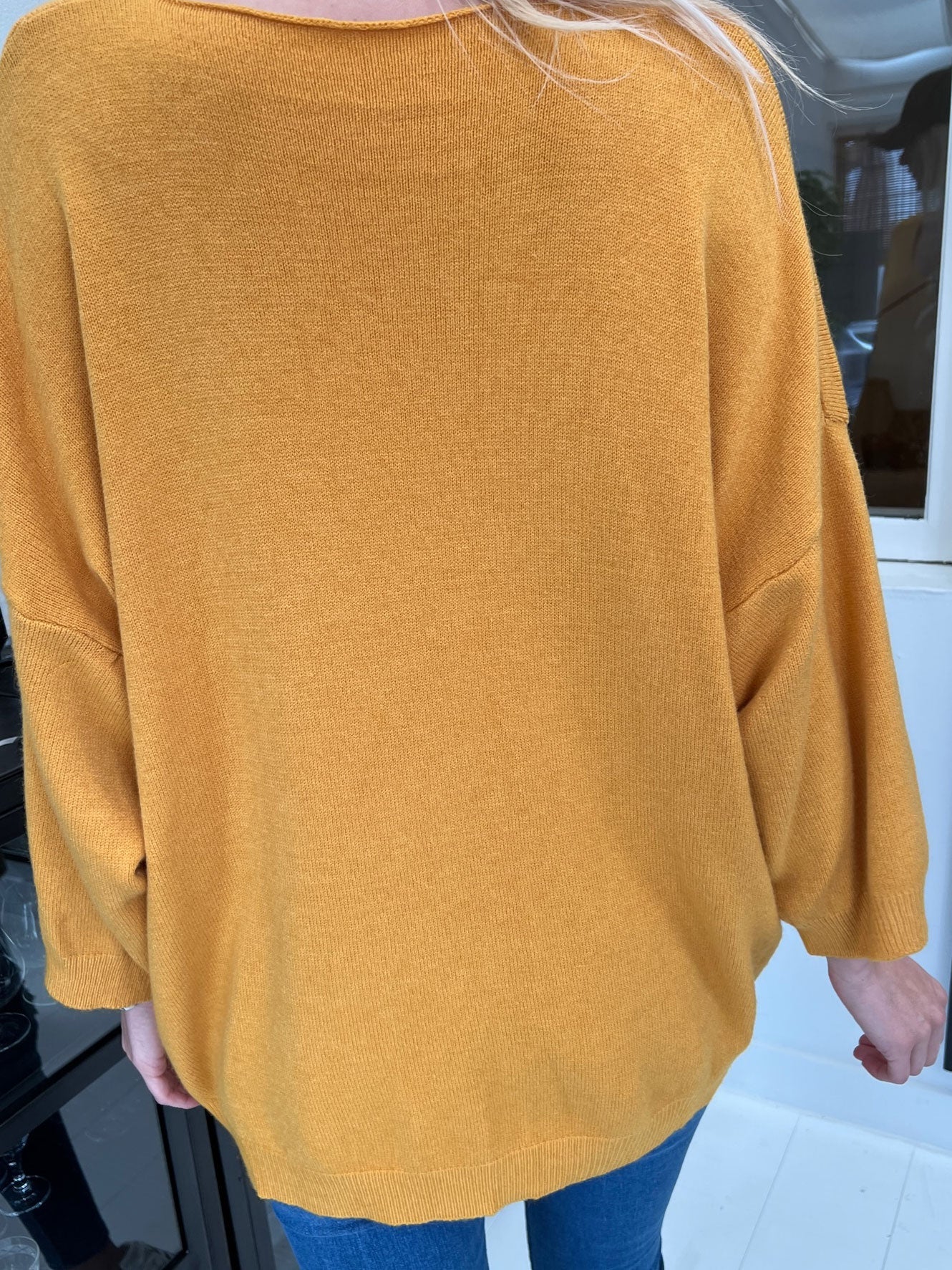 Esther - Stickad i överdimensionerad look